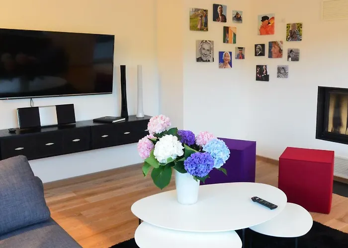 Haus Sathurn Semesterbostad